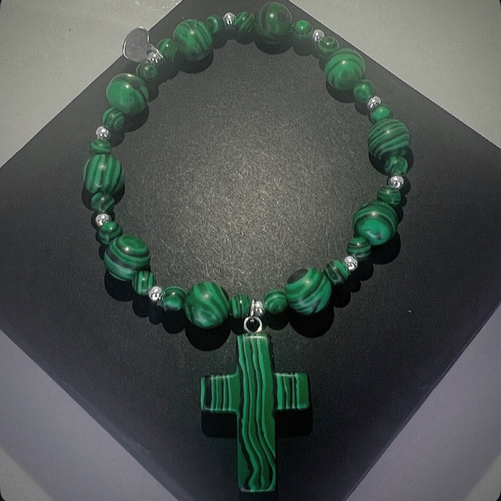 NEW Natural Stone Malachite Bead Bracelet w Cross Pendant - Picture 1 of 3